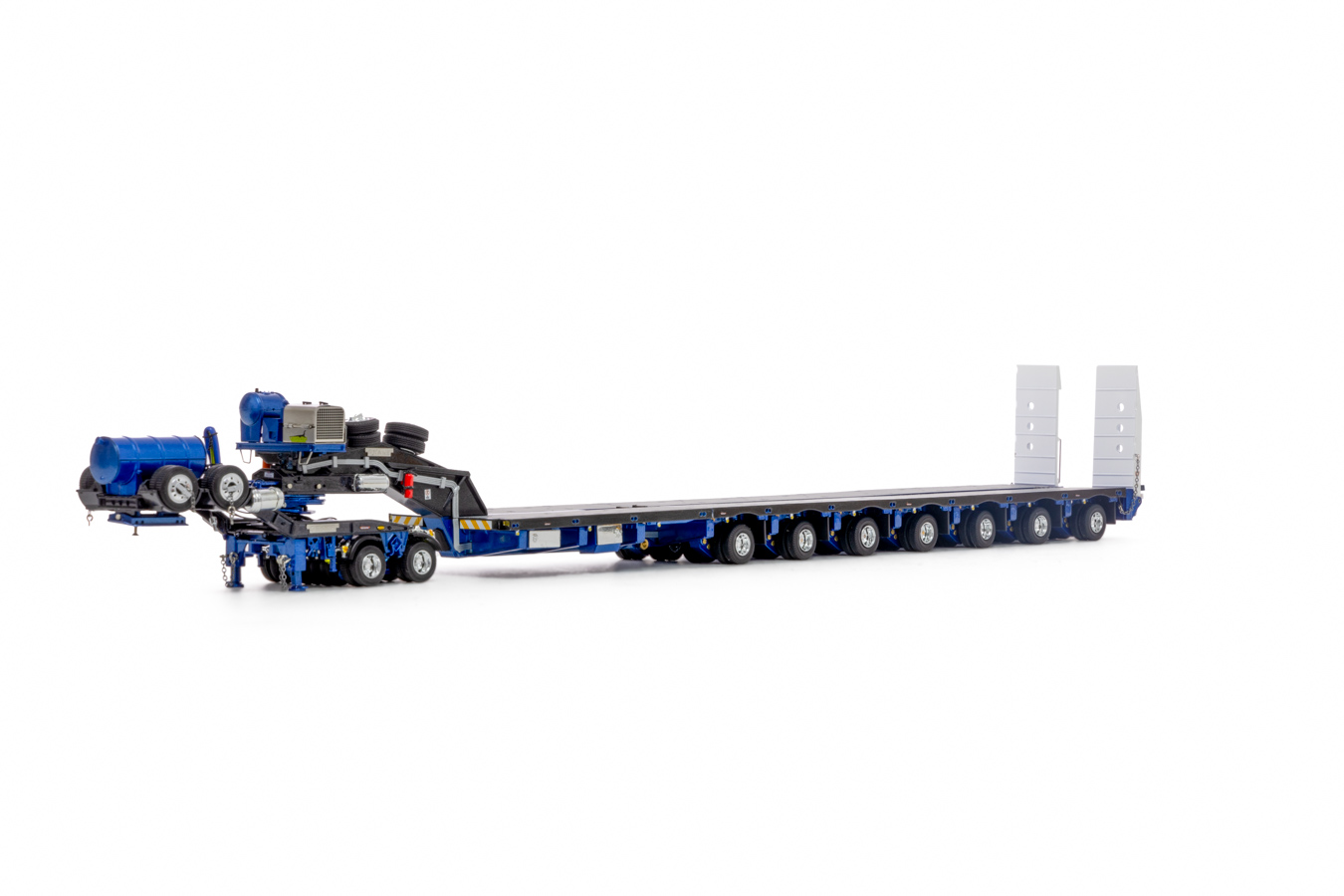 The Drake Group | 7x8 Steerable Blue/Grey